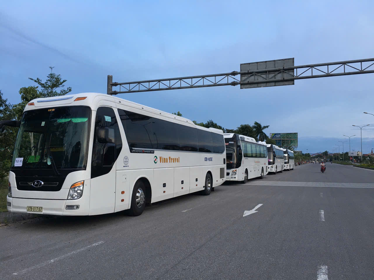 Cho thuê xe đủ chỗ từ 4-47 chỗ tại TP Vinh 
